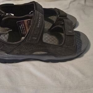MENS Skechers BROWN LEather Strap Sandals Velcro LUXE FOAM
